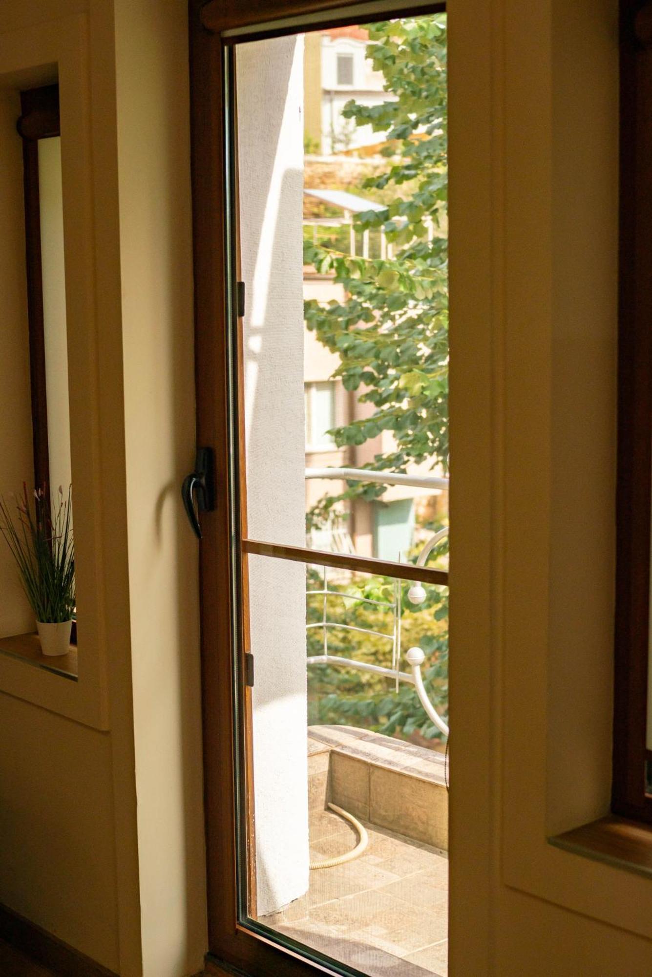 2-Bedroom Flat - Sunny Balcony Пловдив Екстериор снимка